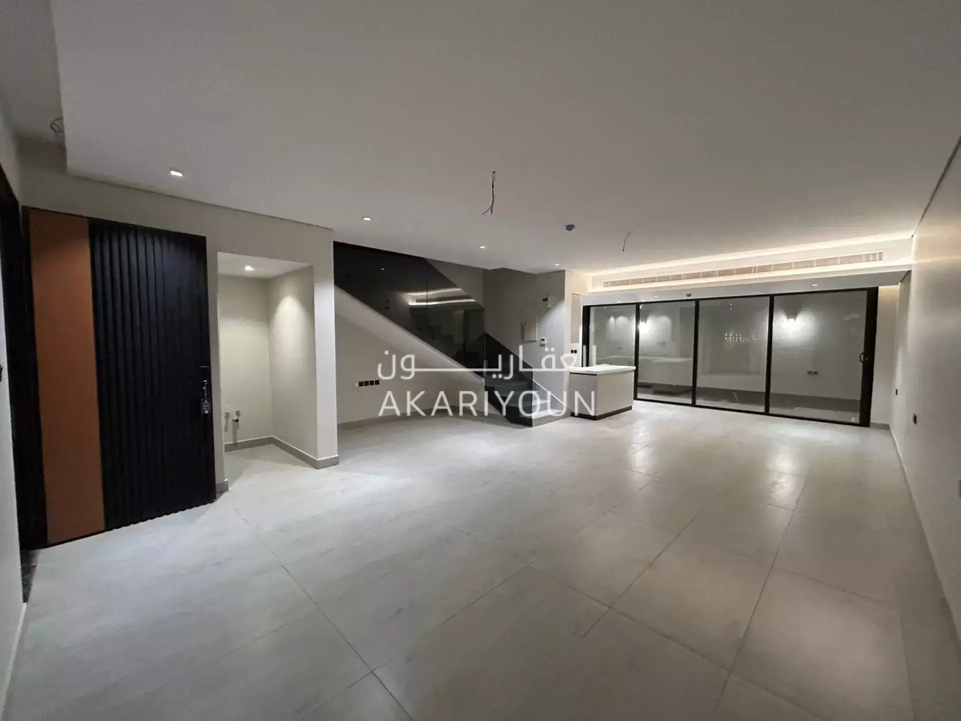 فيلا للإيجار في حي العارض