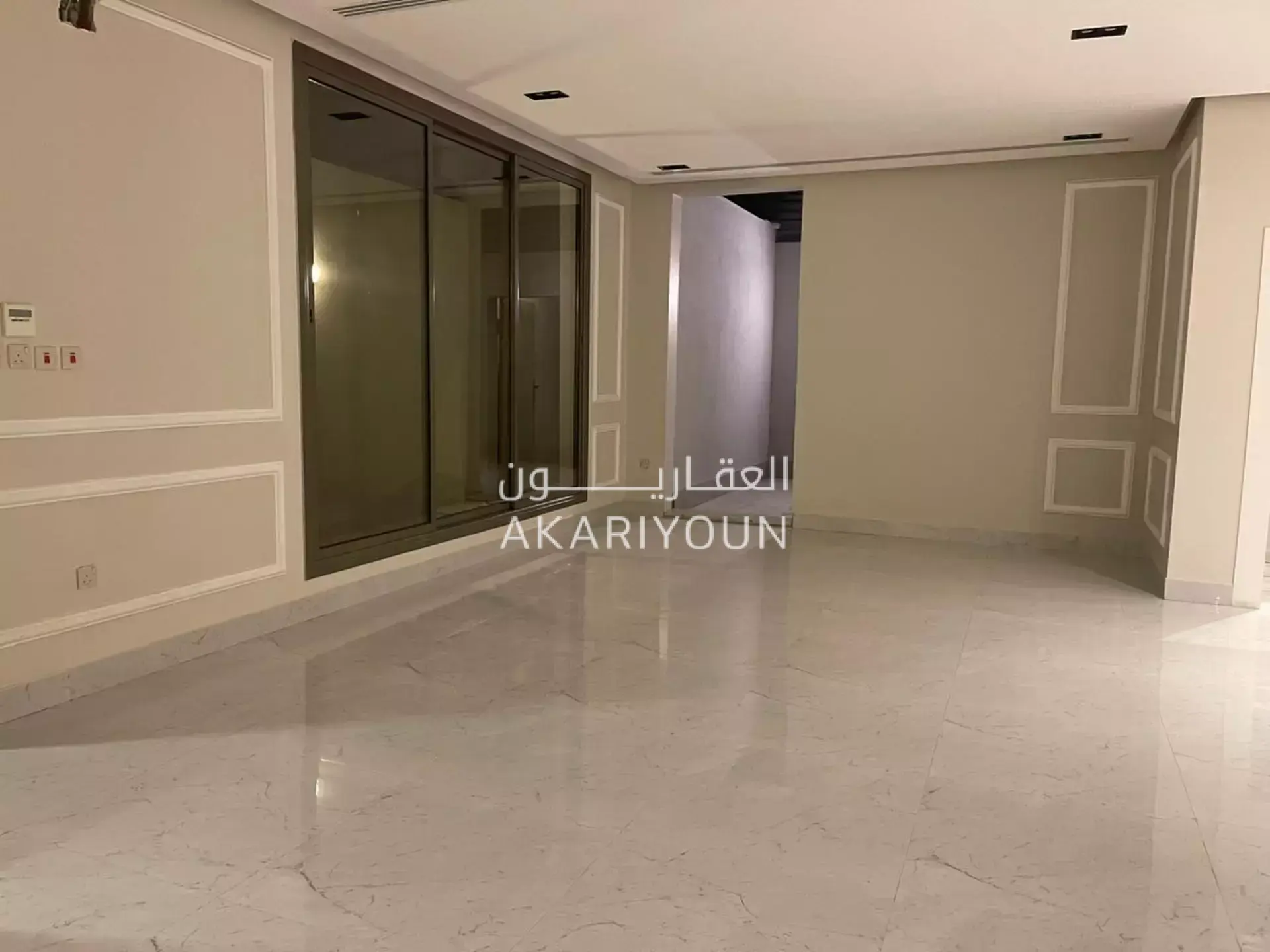 فيلا للإيجار في حي العارض