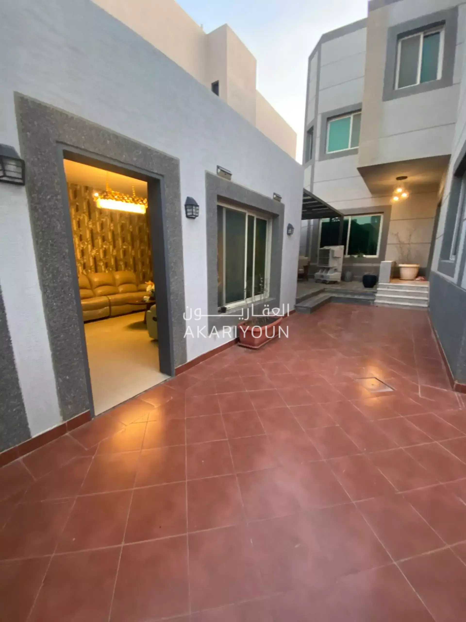 فيلا للبيع في حي العقيق