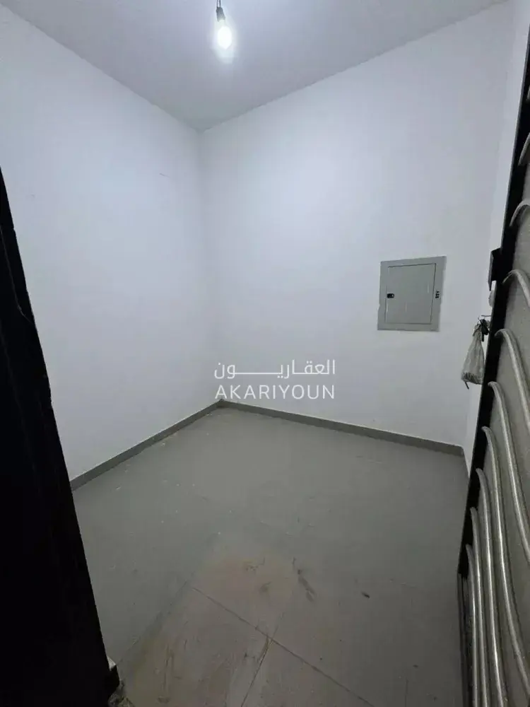 غرفة للإيجار في حي الرمال