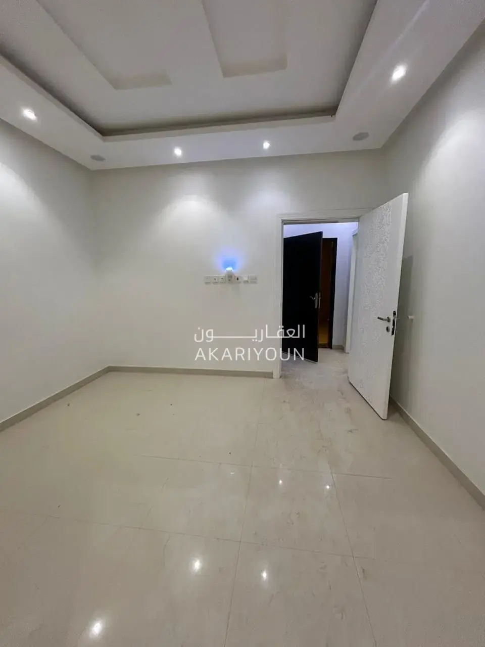 دور للإيجار في حي العارض