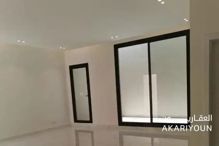 فيلا للبيع في حي العارض