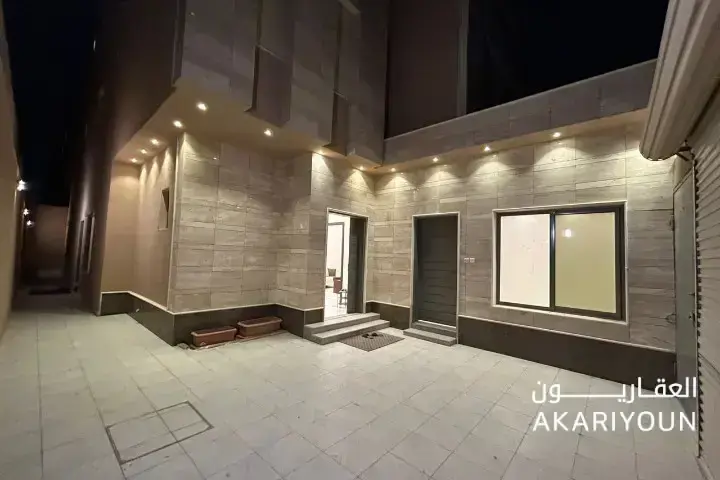 فيلا للإيجار في حي العارض