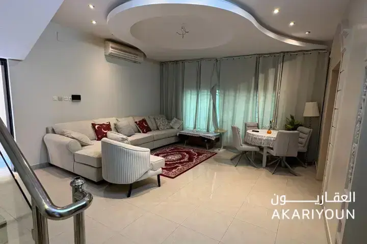 فيلا للبيع في حي الياسمين