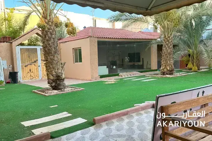 إستراحة للبيع في حي العارض