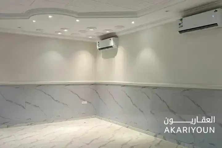 فيلا للإيجار في حي الملقا