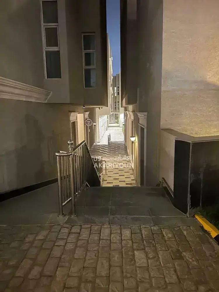 شقة للبيع في حي الملقا-4