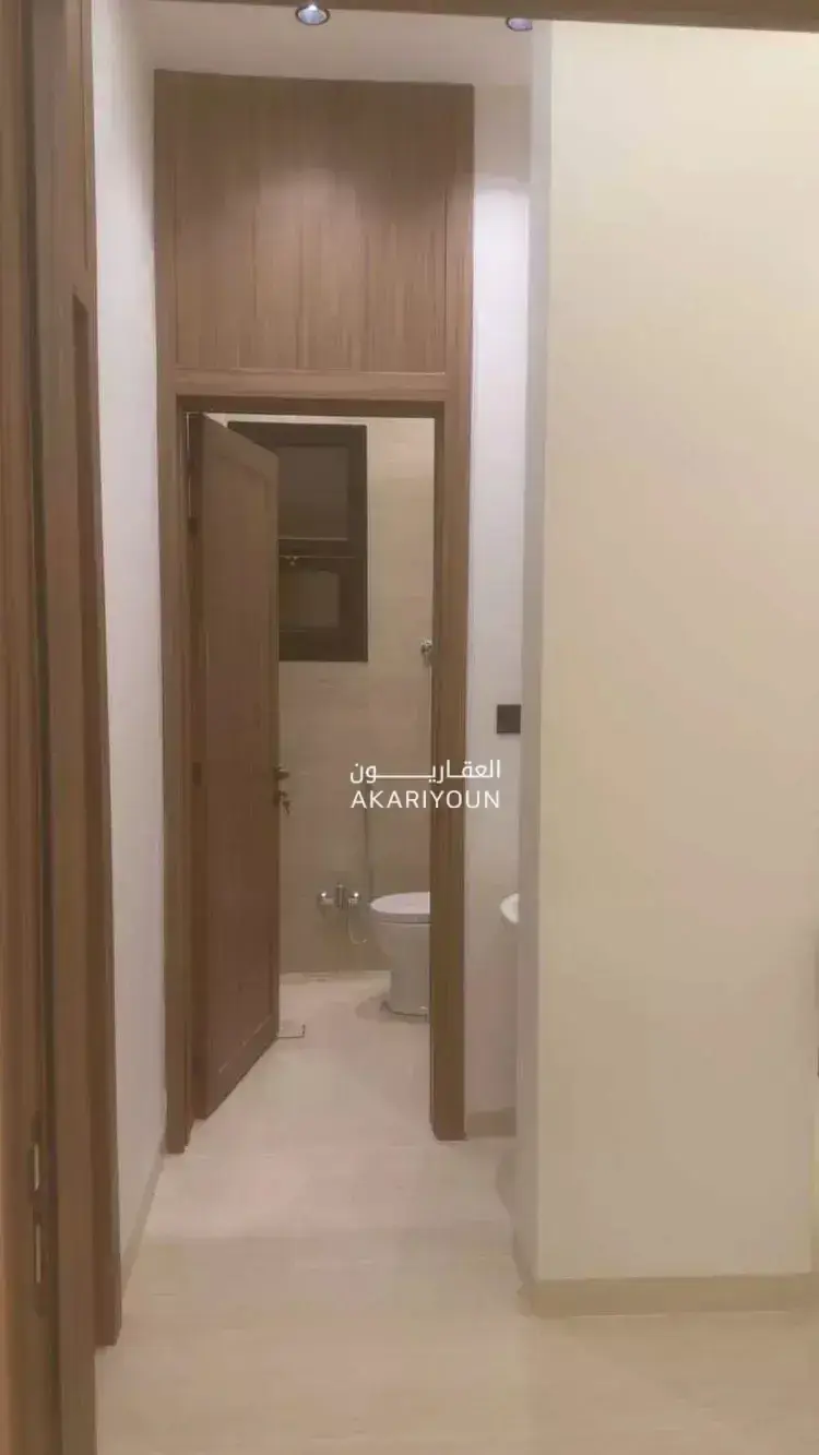فيلا للإيجار في حي عريض-2