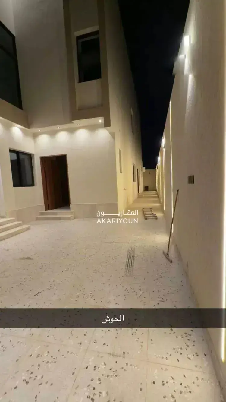 فيلا للإيجار في حي عريض-6