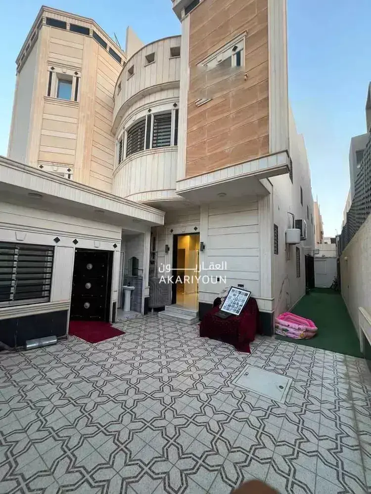 فيلا للبيع في حي عكاظ-2