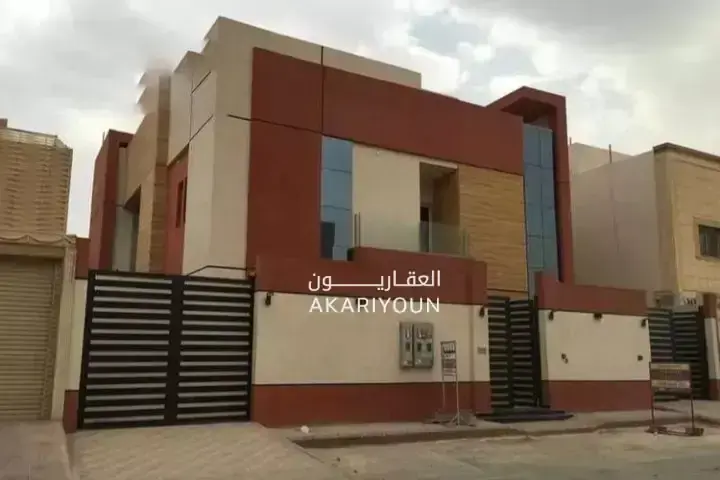 فيلا للبيع في حي العوالي