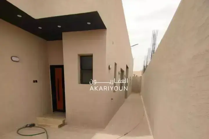 فيلا للبيع في حي الغنامية