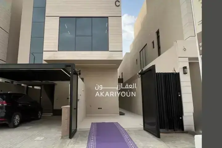 دور للبيع في حي العارض