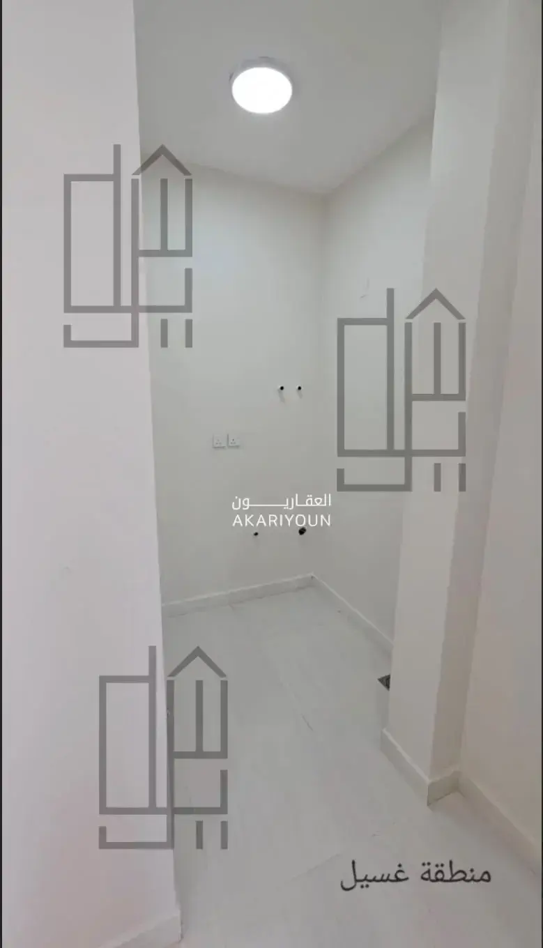 فيلا للإيجار في حي مطار الملك خالد الدولي-16