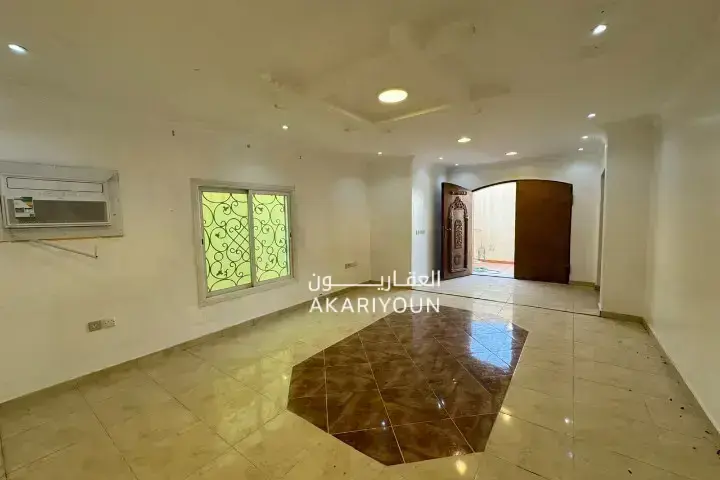فيلا للبيع في حي الوادي